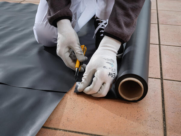 108030-dulystrong-noire